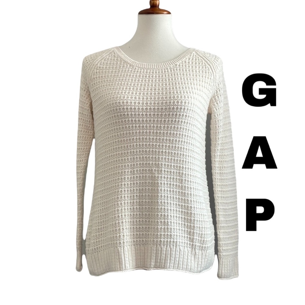 Gap textured cream sweater